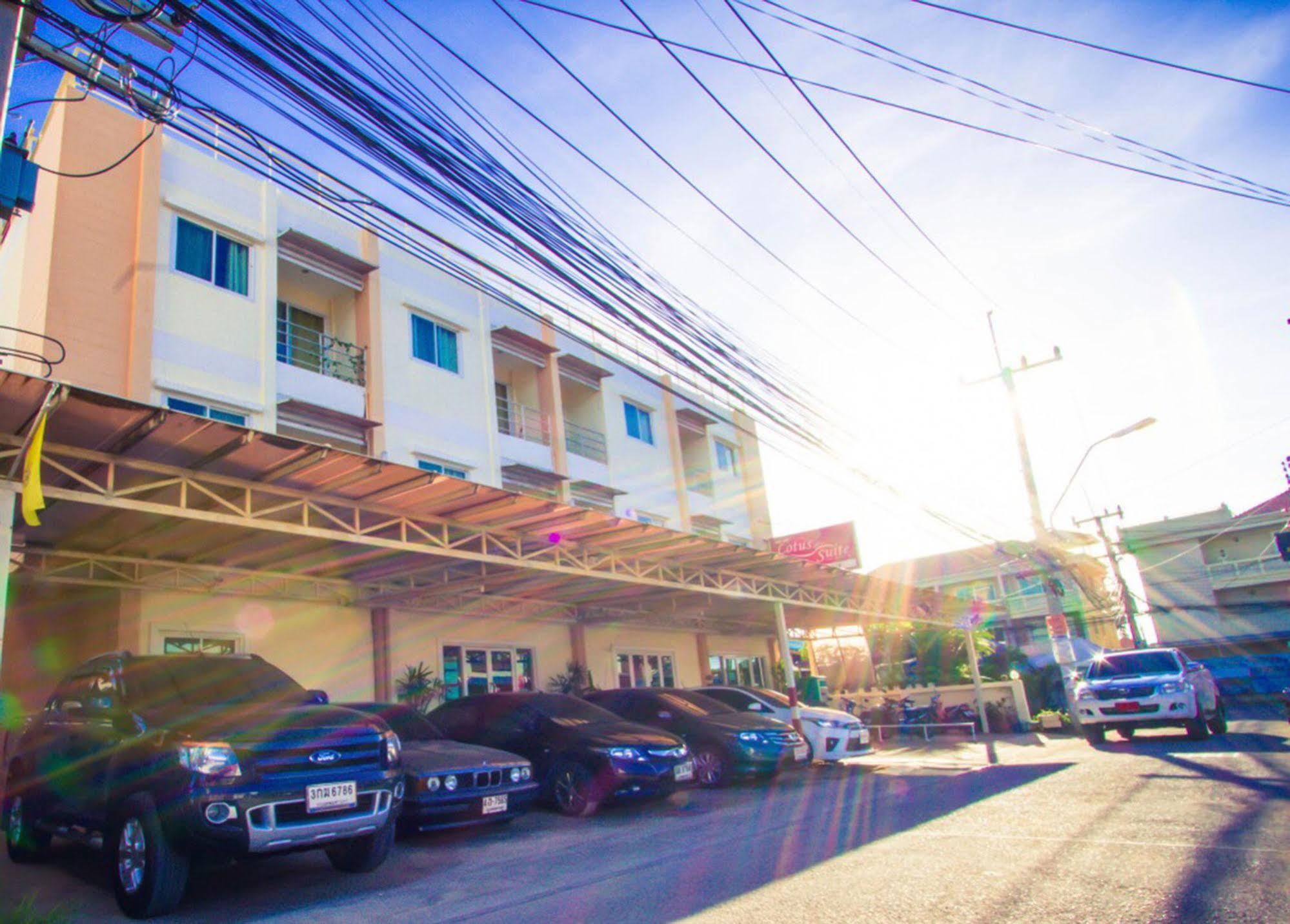 Lotus Suite HHQ Exterior foto
